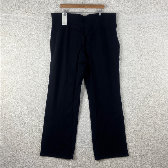 NWT Livi Active Women Black Signature Stretch Fitted And Flare Yoga Pants 22/24L - Picture 7 of 13